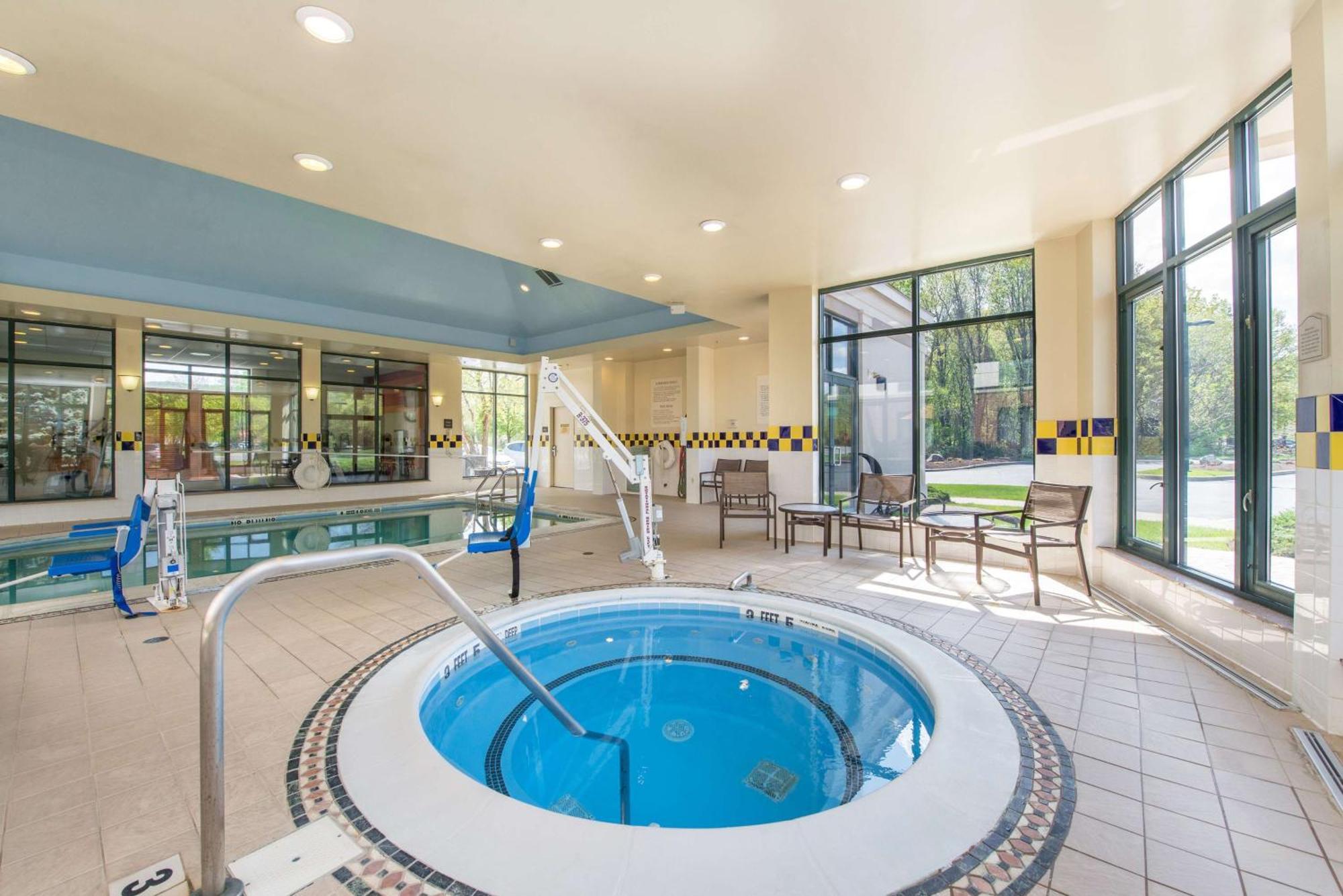 Hilton Garden Inn Fishkill Bagian luar foto