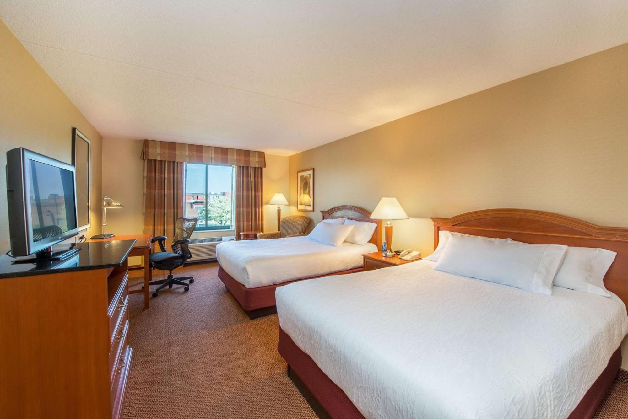 Hilton Garden Inn Fishkill Bagian luar foto