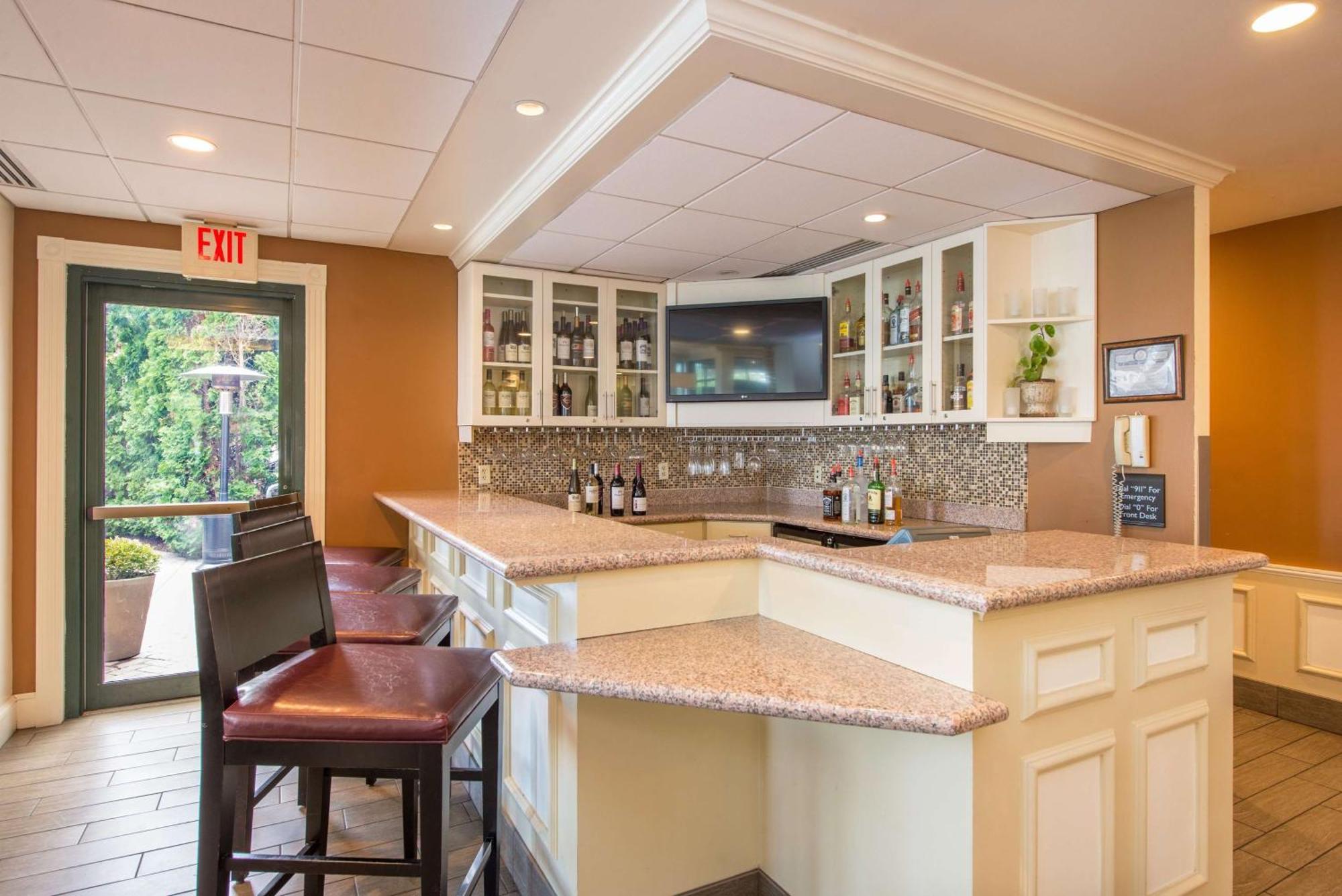 Hilton Garden Inn Fishkill Bagian luar foto