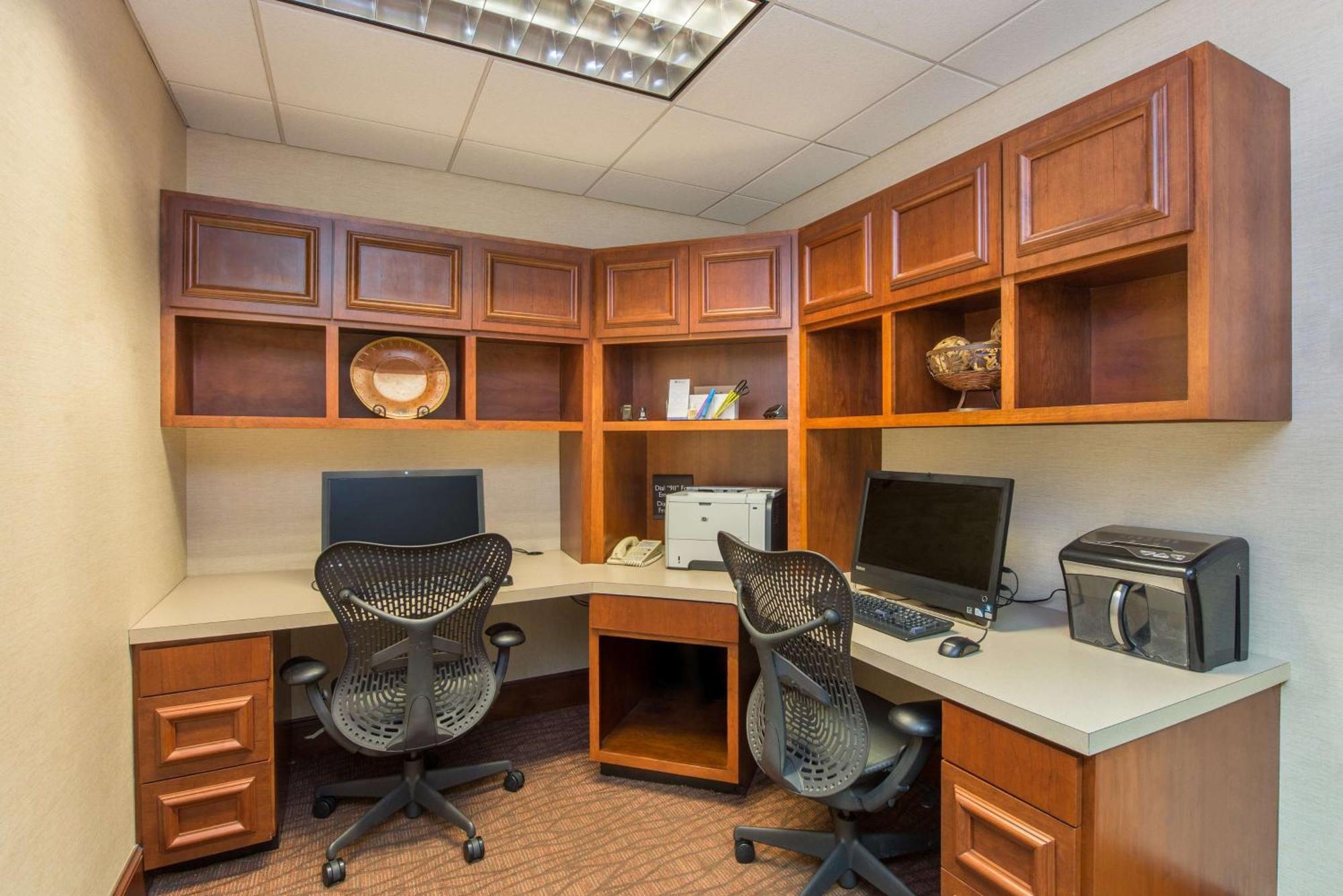 Hilton Garden Inn Fishkill Bagian luar foto