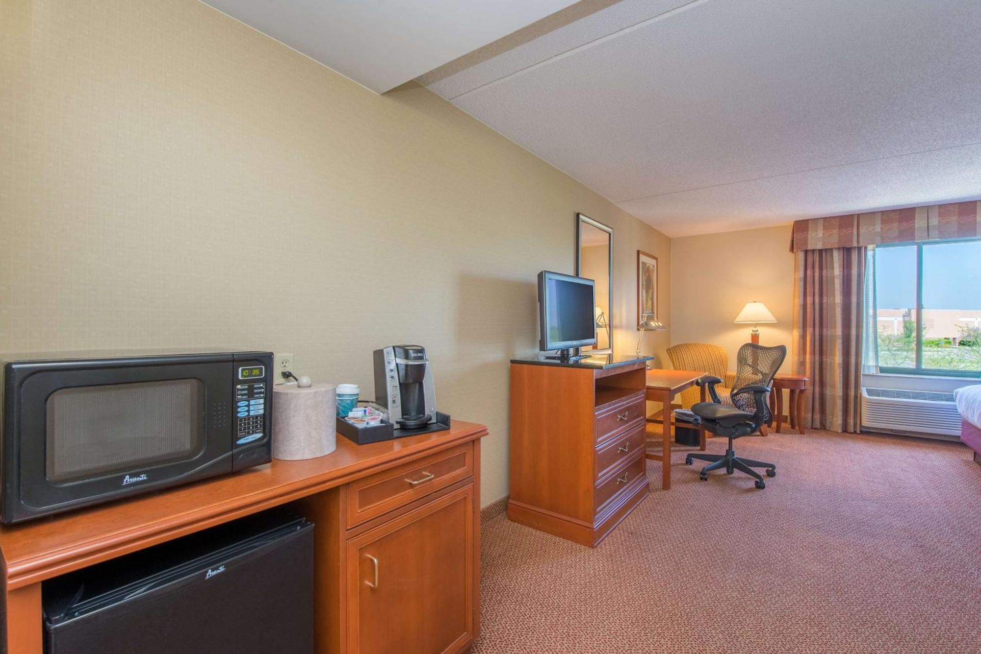 Hilton Garden Inn Fishkill Bagian luar foto
