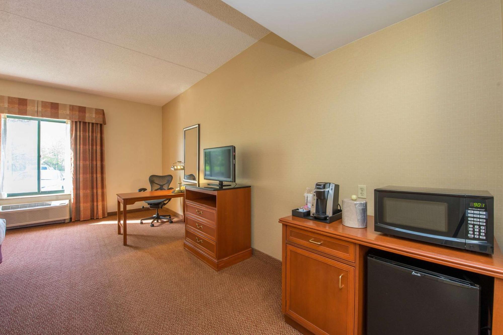 Hilton Garden Inn Fishkill Bagian luar foto