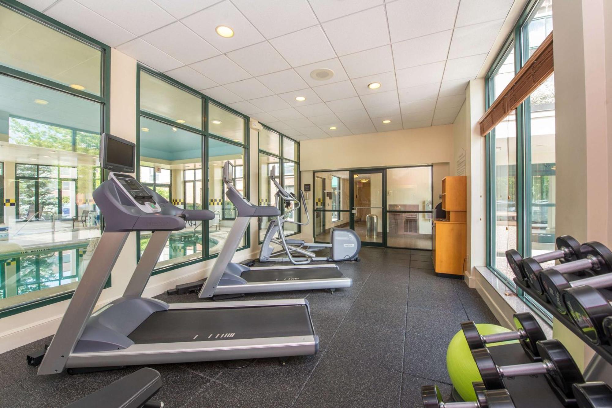 Hilton Garden Inn Fishkill Bagian luar foto