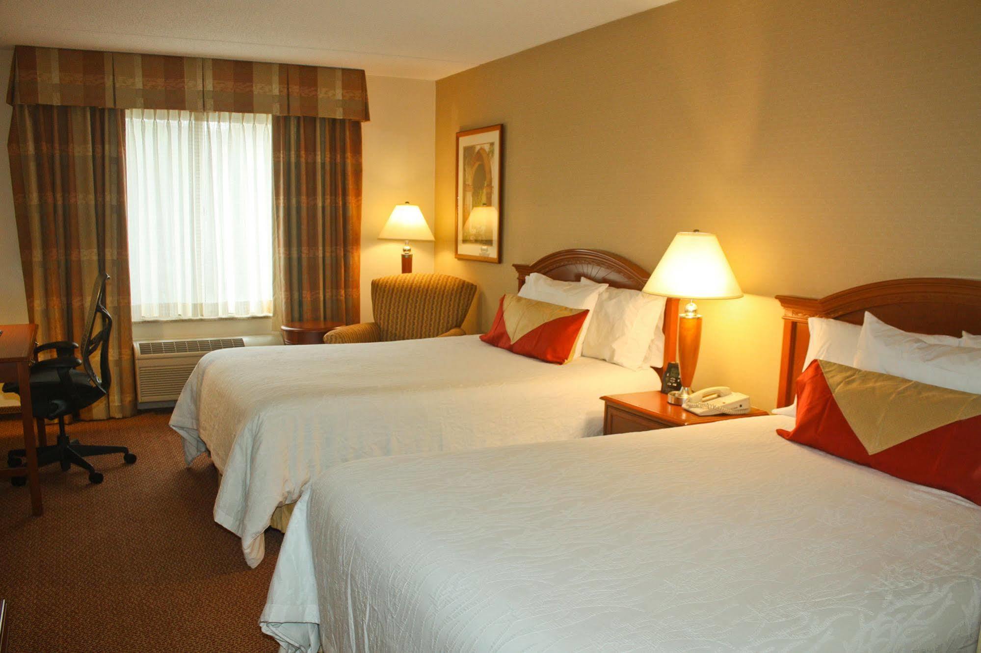Hilton Garden Inn Fishkill Bagian luar foto