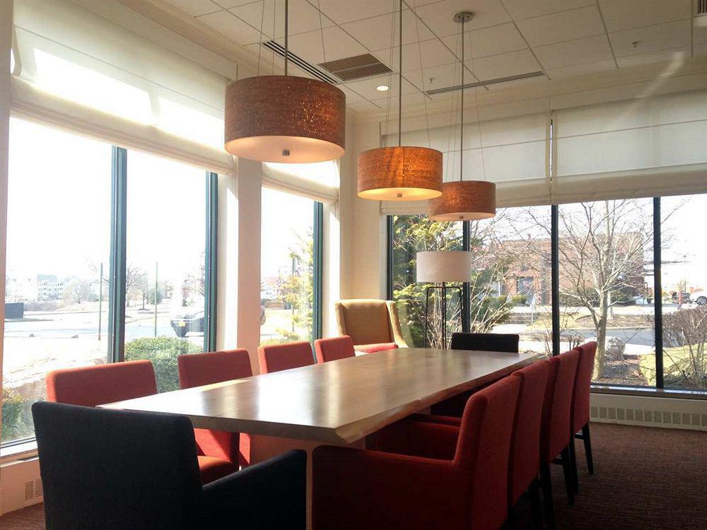 Hilton Garden Inn Fishkill Bagian luar foto